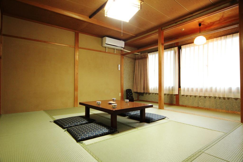 Jinkuro Hotel Takayama  Buitenkant foto